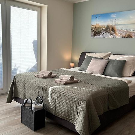 Kleine Auszeit -- Inklusive Parkplatz & Wifi, Geschirrspueler, Waschmaschine & Terrasse Mit Strandkorb -- Perfekt Fuer Urlaub & Business Scharbeutz Dış mekan fotoğraf