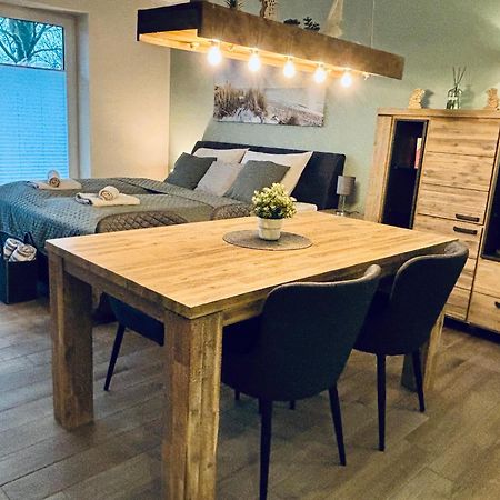 Kleine Auszeit -- Inklusive Parkplatz & Wifi, Geschirrspueler, Waschmaschine & Terrasse Mit Strandkorb -- Perfekt Fuer Urlaub & Business Scharbeutz Dış mekan fotoğraf