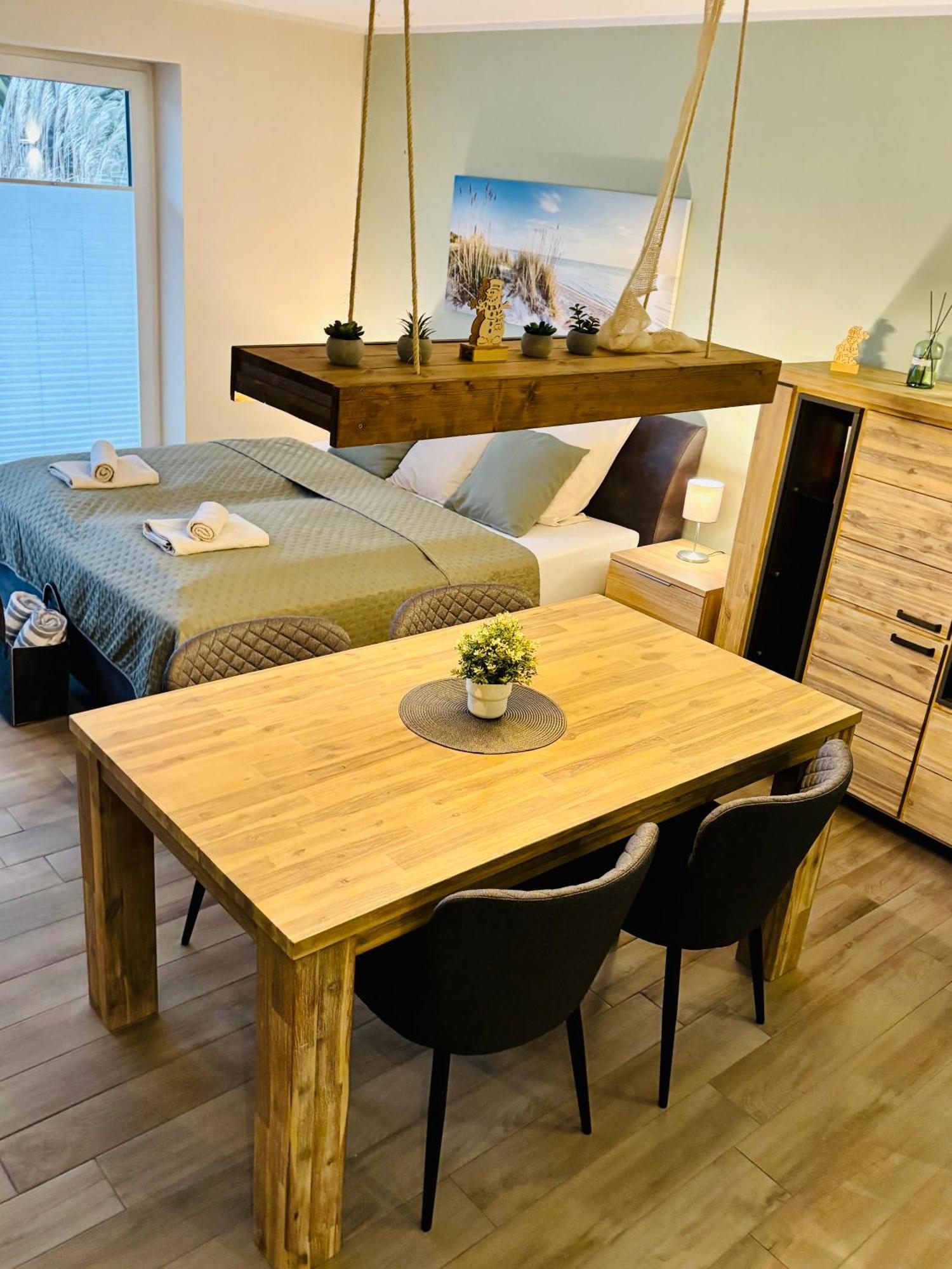 Kleine Auszeit -- Inklusive Parkplatz & Wifi, Geschirrspueler, Waschmaschine & Terrasse Mit Strandkorb -- Perfekt Fuer Urlaub & Business Scharbeutz Dış mekan fotoğraf