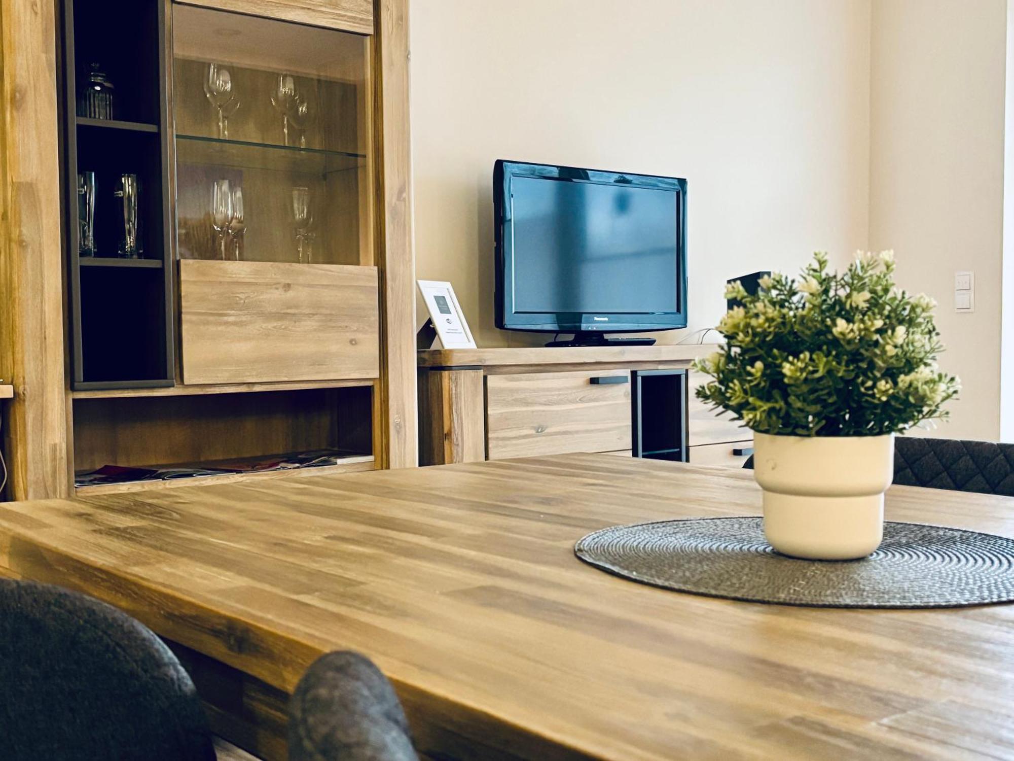 Kleine Auszeit -- Inklusive Parkplatz & Wifi, Geschirrspueler, Waschmaschine & Terrasse Mit Strandkorb -- Perfekt Fuer Urlaub & Business Scharbeutz Dış mekan fotoğraf